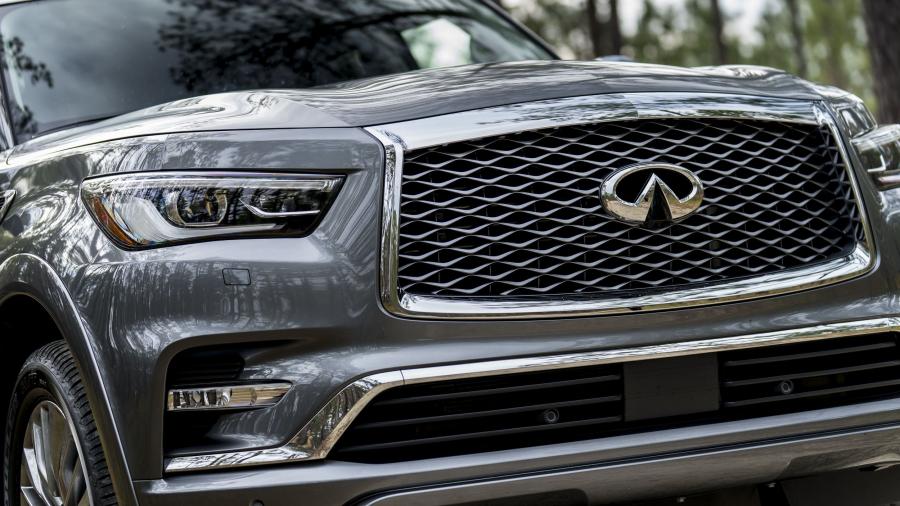 Детали экстерьера Infiniti QX80 5.6 2018 года  (фото 97 из 117)